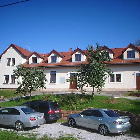 Pod Vyhlídkou 3* Pecka